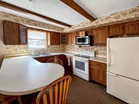 623 S 19th, Escanaba, MI 49829 photo 5
