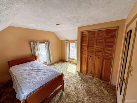 623 S 19th, Escanaba, MI 49829 photo 11