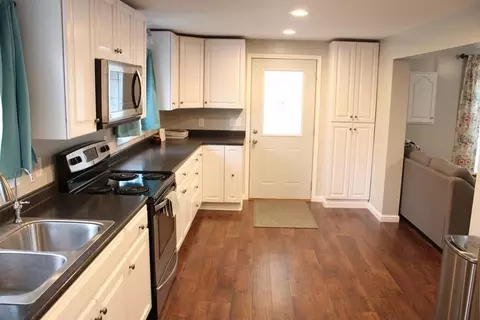 Kitchen - 5375 Briarwood, Harrison, MI 48625 photo 2 of 2