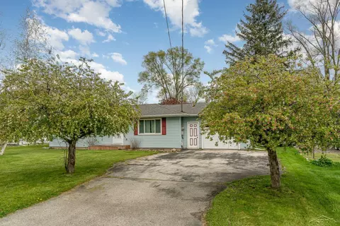 70 W Stark, Saginaw, MI 48609