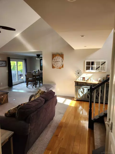 Entry Way - 3411 Woodfield, East China, MI 48054 photo 1 of 7