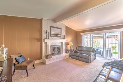 Living - 17460 Delaware, Macomb, MI 48044 photo 4 of 4