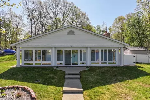 8055 Kovacs, Linden, MI 48451