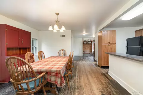 Dining - 15490 Gratiot, Hemlock, MI 48626 photo 1 of 1