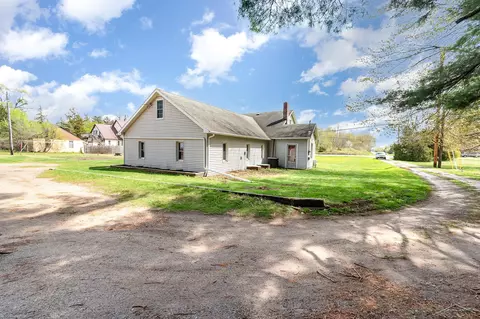 Exterior - 15490 Gratiot, Hemlock, MI 48626 photo 2 of 2