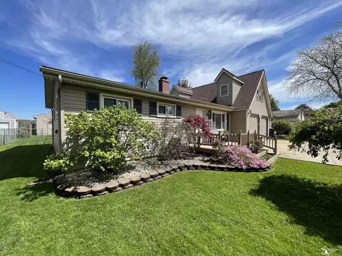 2010 Creston, Erie, MI 48133