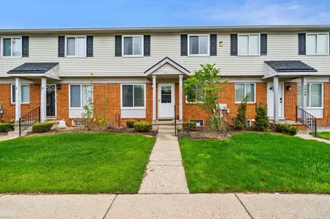 2064 Orchard Crst, Utica, MI 48317