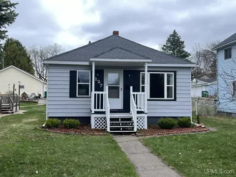 127 Briar Hl, Crystal Falls, MI 49920