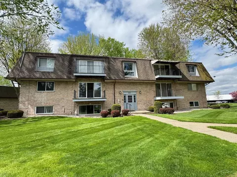 205 Provincial #60, Saginaw, MI 48638