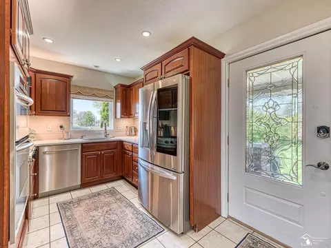2174 Edgewater, Monroe, MI 48162 photo 12