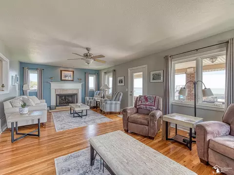 2174 Edgewater, Monroe, MI 48162 photo 2