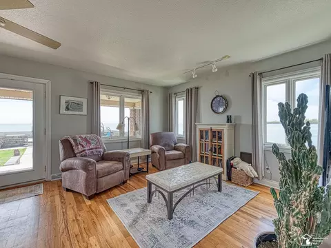 2174 Edgewater, Monroe, MI 48162 photo 5