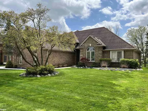 43333 Chardonnay, Sterling Heights, MI 48314