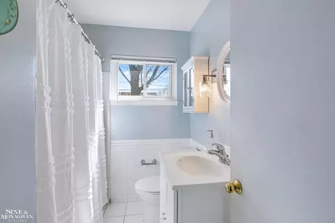2279 Stanhope, Grosse Pointe Woods, MI 48236 photo 18