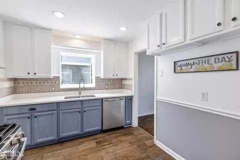 2279 Stanhope, Grosse Pointe Woods, MI 48236 photo 15