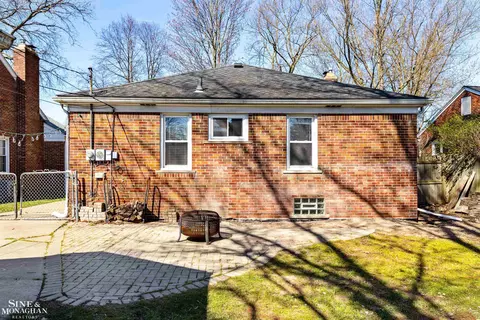 2279 Stanhope, Grosse Pointe Woods, MI 48236 photo 34