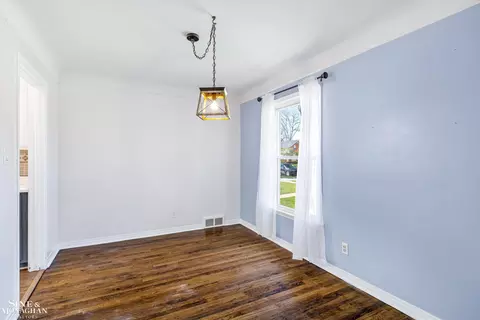2279 Stanhope, Grosse Pointe Woods, MI 48236 photo 11