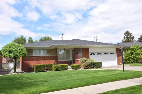 30709 Champine, Saint Clair Shores, MI 48082