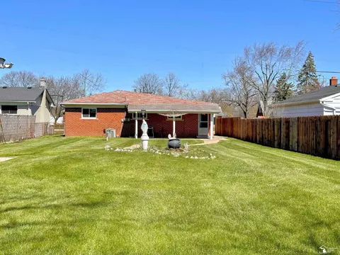 14739 Pennsylvania, Riverview, MI 48193 photo 6