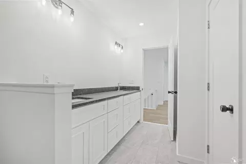 Entry Way - 12491 Woodside, Carleton, MI 48117 photo 6 of 6