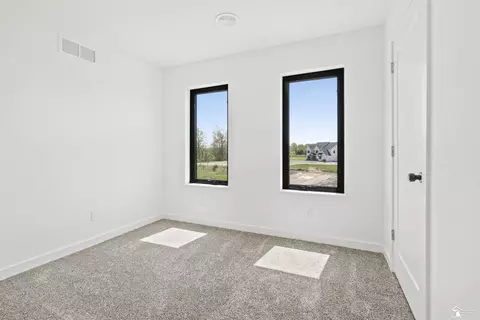 Bedroom - 12491 Woodside, Carleton, MI 48117 photo 6 of 7