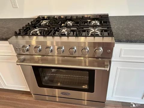 Kitchen - 12491 Woodside, Carleton, MI 48117 photo 5 of 5
