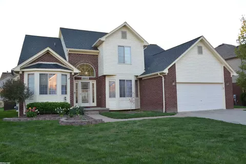 48607 Brittany Parc, Macomb, MI 48044