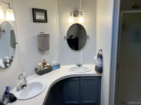 Bath - 34 Maple View Dr, Gladstone, MI 49837 photo 1 of 2
