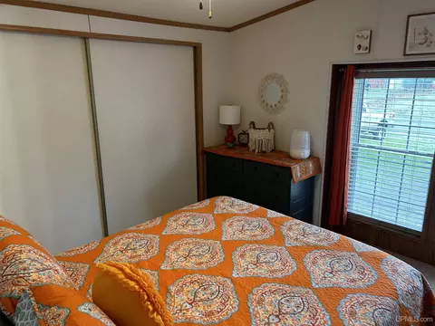 Bedroom - 34 Maple View Dr, Gladstone, MI 49837 photo 3 of 3