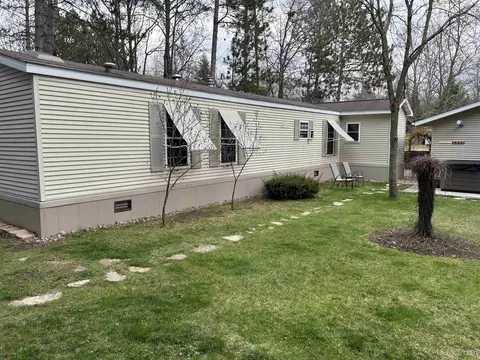 Exterior - 34 Maple View Dr, Gladstone, MI 49837 photo 6 of 9