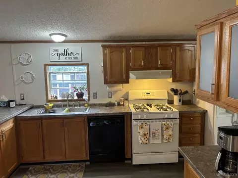 Kitchen - 34 Maple View Dr, Gladstone, MI 49837 photo 1 of 1