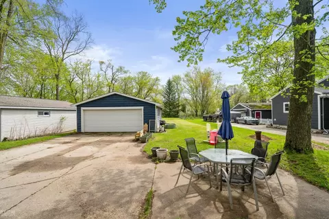 Exterior - 3127 Devondale, Rochester Hills, MI 48309 photo 4 of 6