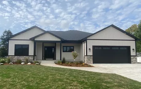 4758 Pine Vw, Bay City, MI 48706