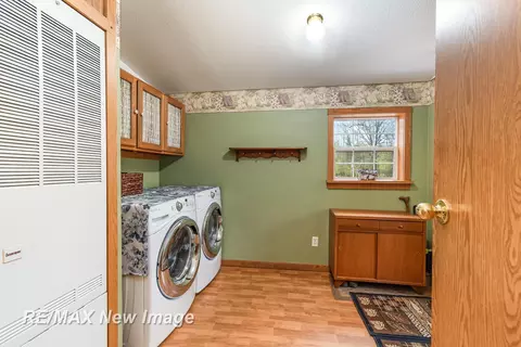 4718 W Olson, Shepherd, MI 48883 photo 18