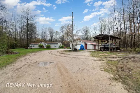 4718 W Olson, Shepherd, MI 48883 photo 24