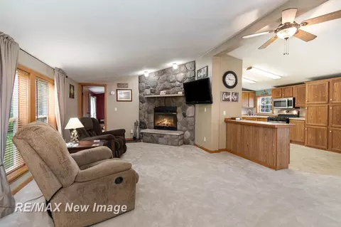 4718 W Olson, Shepherd, MI 48883 photo 5