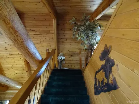 Entry Way - 13812 Ford, L'anse, MI 49946 photo 1 of 5