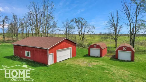 4877 Simpson, Owosso, MI 48867 photo 2