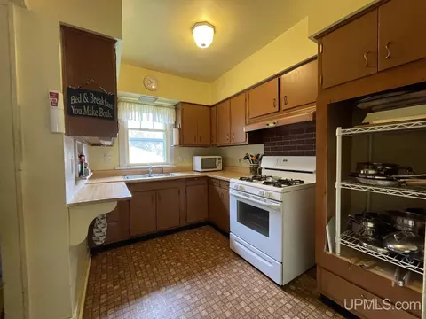 339 N Front, L'anse, MI 49946 photo 2