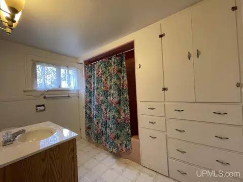 339 N Front, L'anse, MI 49946 photo 12