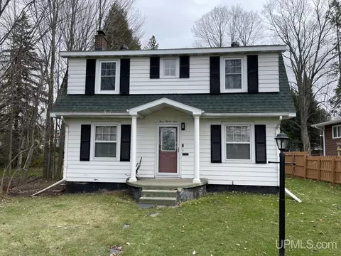 339 N Front, L'anse, MI 49946