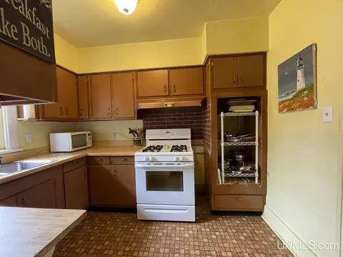 339 N Front, L'anse, MI 49946 photo 3