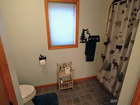 Bath - 4599 Queens, Gladwin, MI 48624 photo 5 of 5