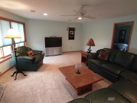 Living - 4599 Queens, Gladwin, MI 48624 photo 7 of 9