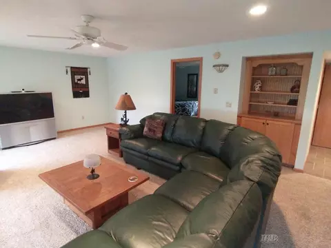 Living - 4599 Queens, Gladwin, MI 48624 photo 6 of 9