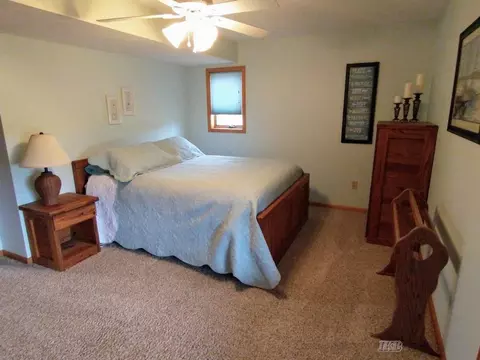 Bedroom - 4599 Queens, Gladwin, MI 48624 photo 3 of 6