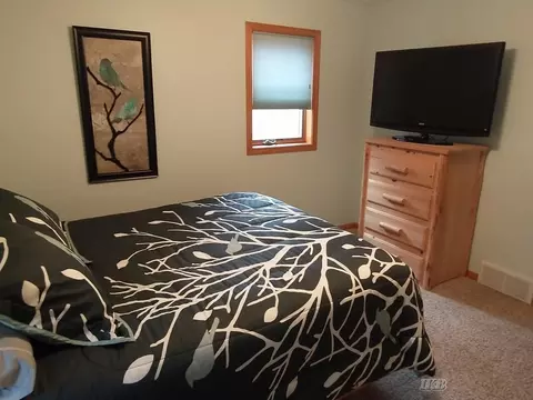 Bedroom - 4599 Queens, Gladwin, MI 48624 photo 6 of 6