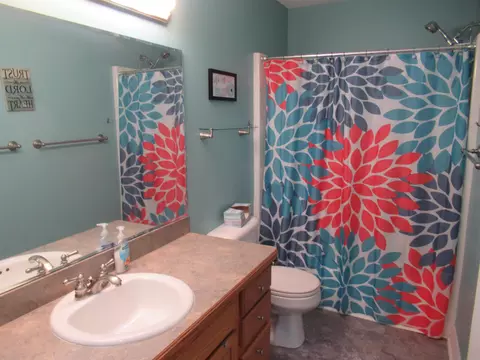 Bath - 6261 Boulder, Flushing, MI 48433 photo 3 of 4