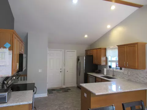 Kitchen - 6261 Boulder, Flushing, MI 48433 photo 1 of 4