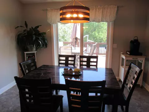 Dining - 6261 Boulder, Flushing, MI 48433 photo 2 of 3